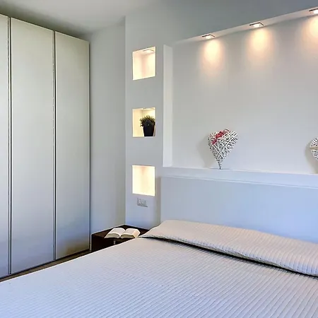Jolanda By Interhome Domaso